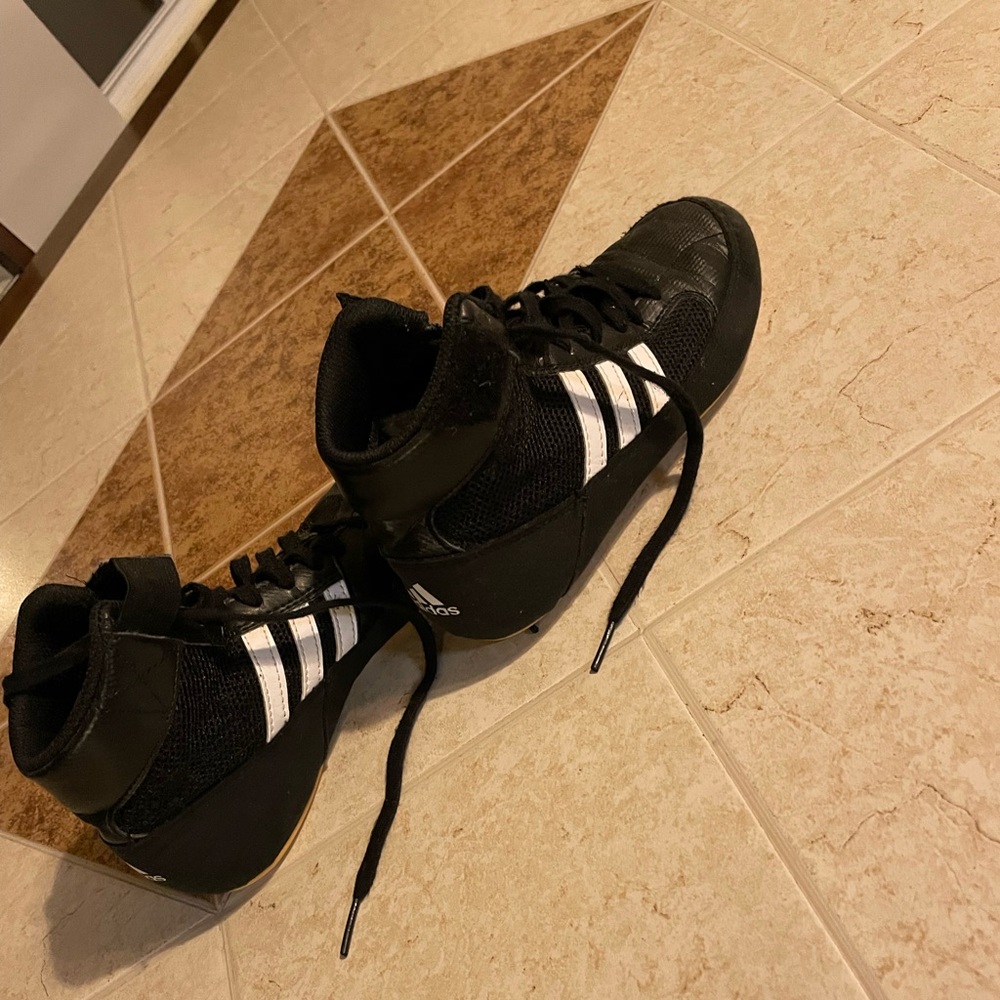 Youth Adidas Wrestling Shoes Size 2
